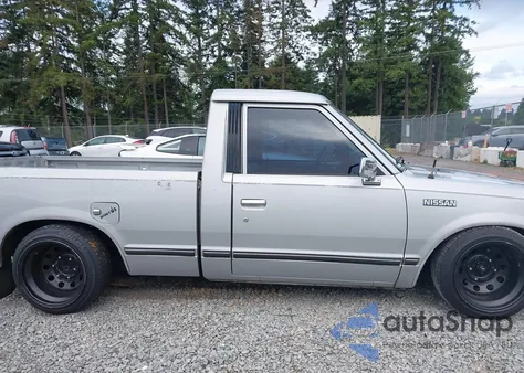 1986 Nissan 720 из США, поврежденный, VIN JN6ND01SXGX148116